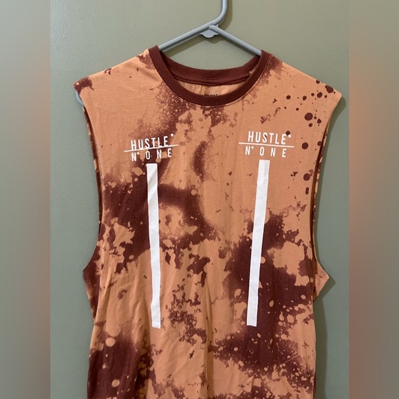 Carbon mens sleeveless tshirt, brownish red bleached pattern size Medium (M) - Picture 2 of 4